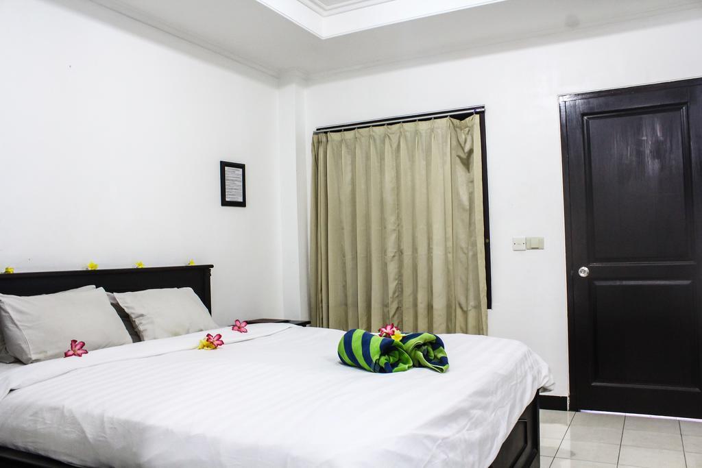 Hotel Puri Tanah Lot Kuta Lombok Exteriér fotografie
