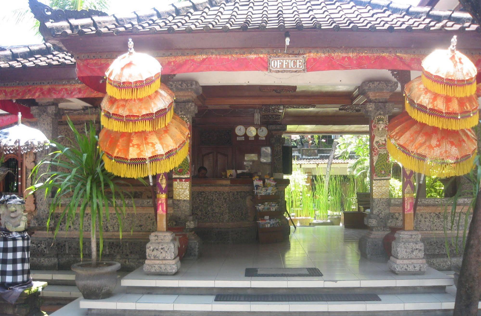 Hotel Puri Tanah Lot Kuta Lombok Exteriér fotografie