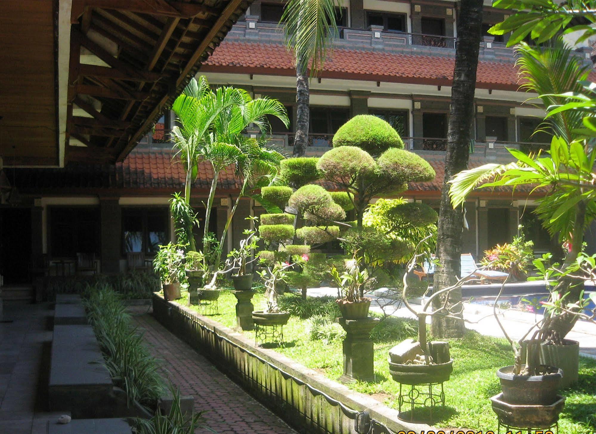 Hotel Puri Tanah Lot Kuta Lombok Exteriér fotografie