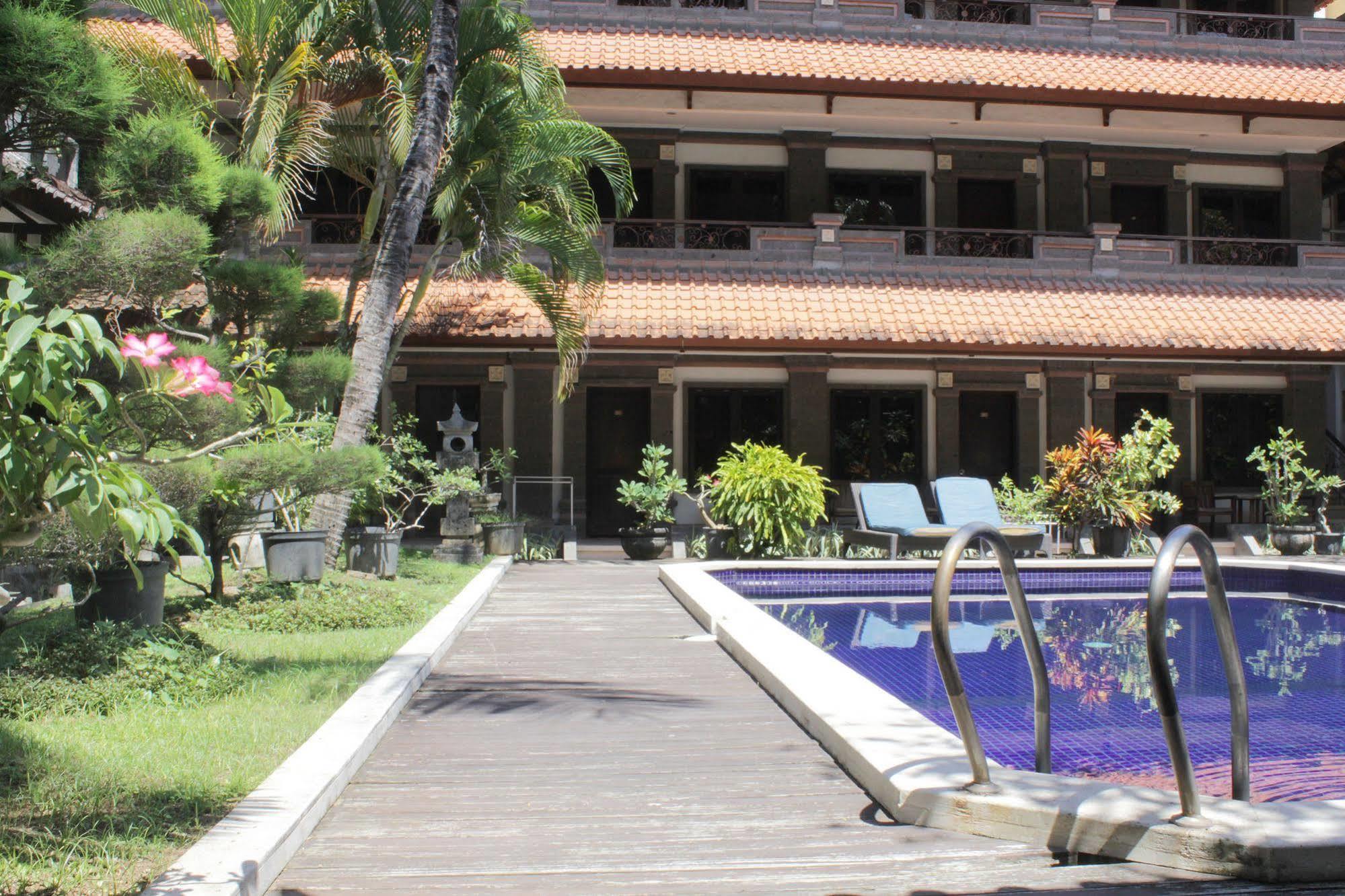 Hotel Puri Tanah Lot Kuta Lombok Exteriér fotografie