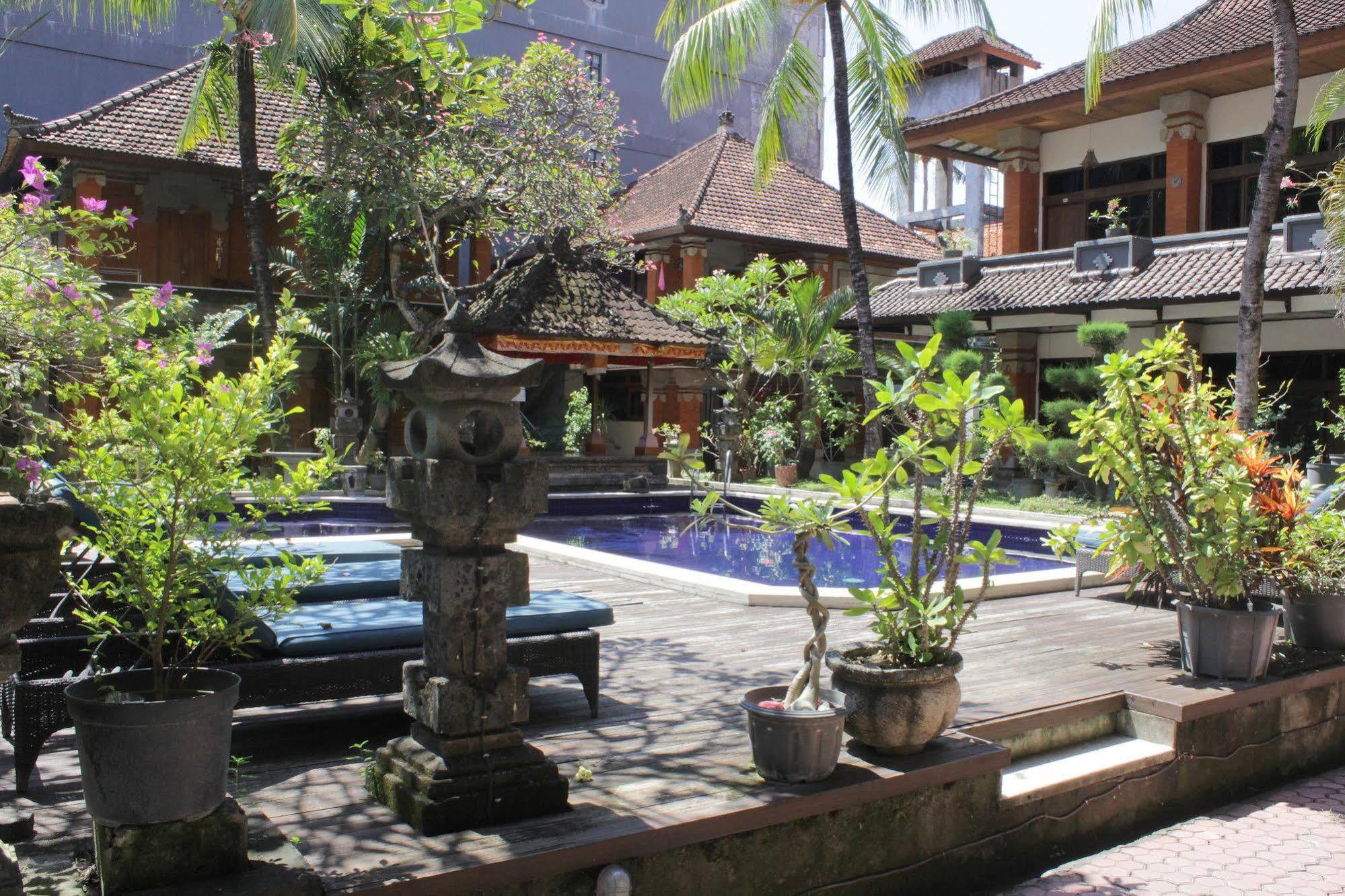 Hotel Puri Tanah Lot Kuta Lombok Exteriér fotografie