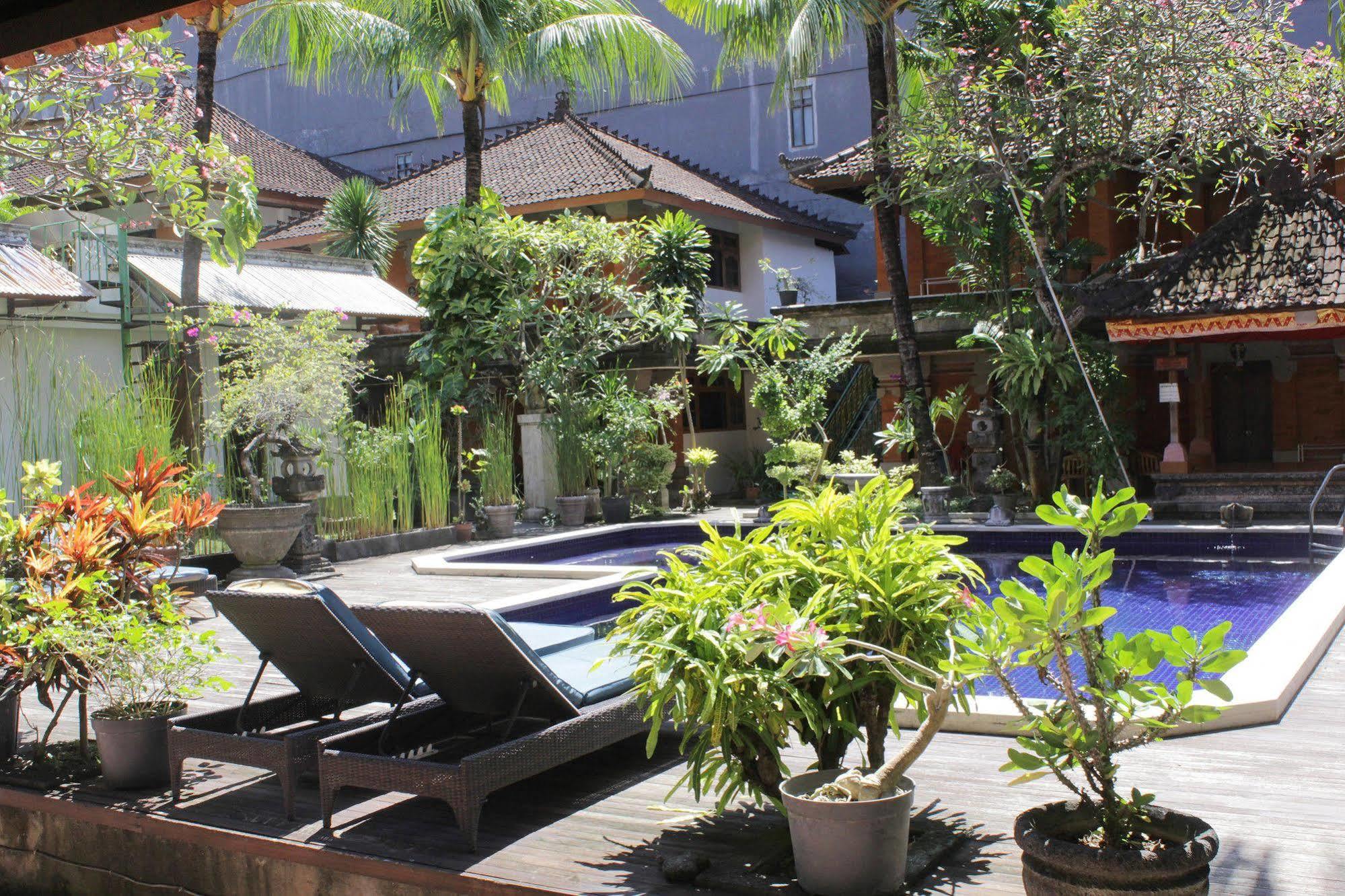 Hotel Puri Tanah Lot Kuta Lombok Exteriér fotografie
