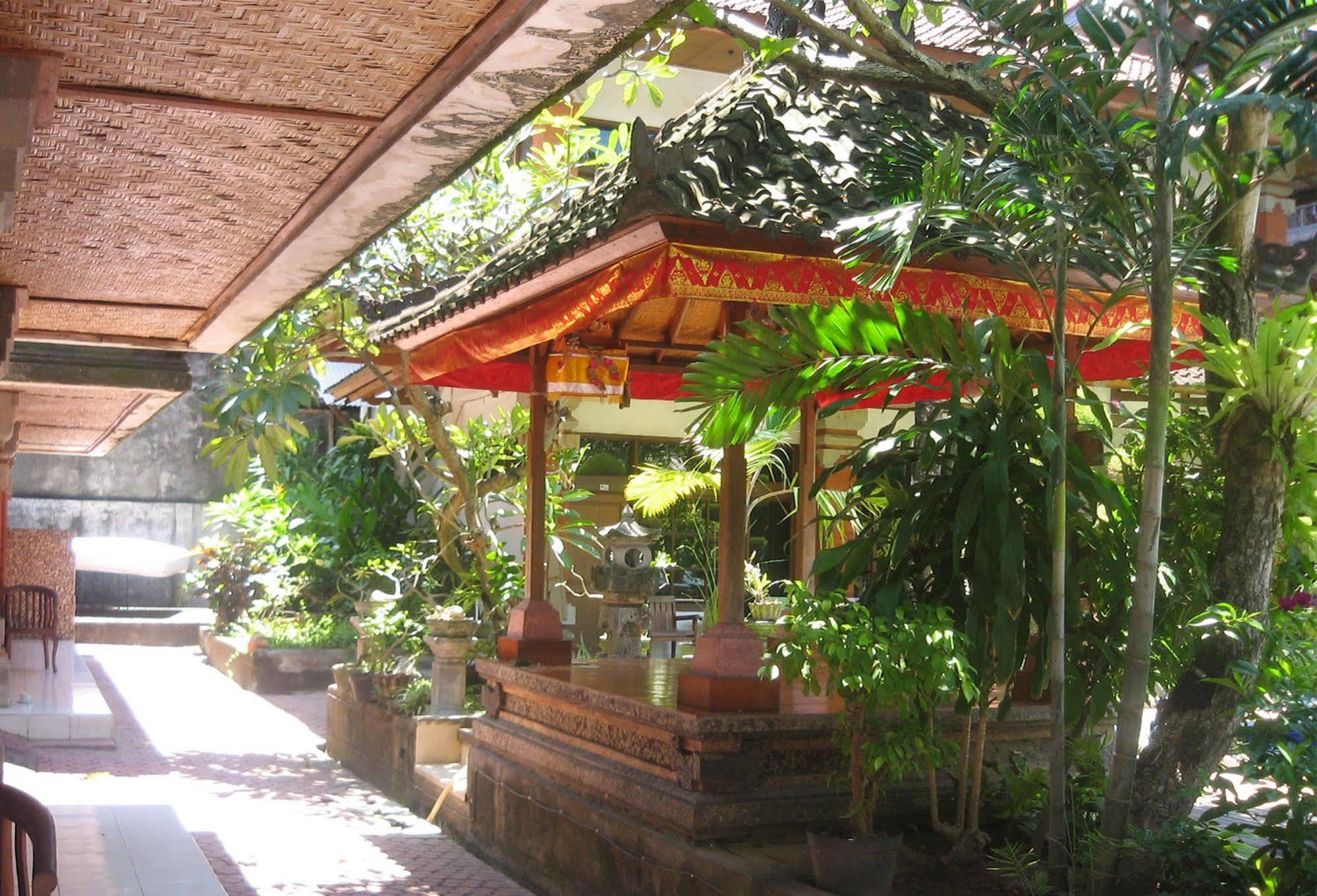 Hotel Puri Tanah Lot Kuta Lombok Exteriér fotografie