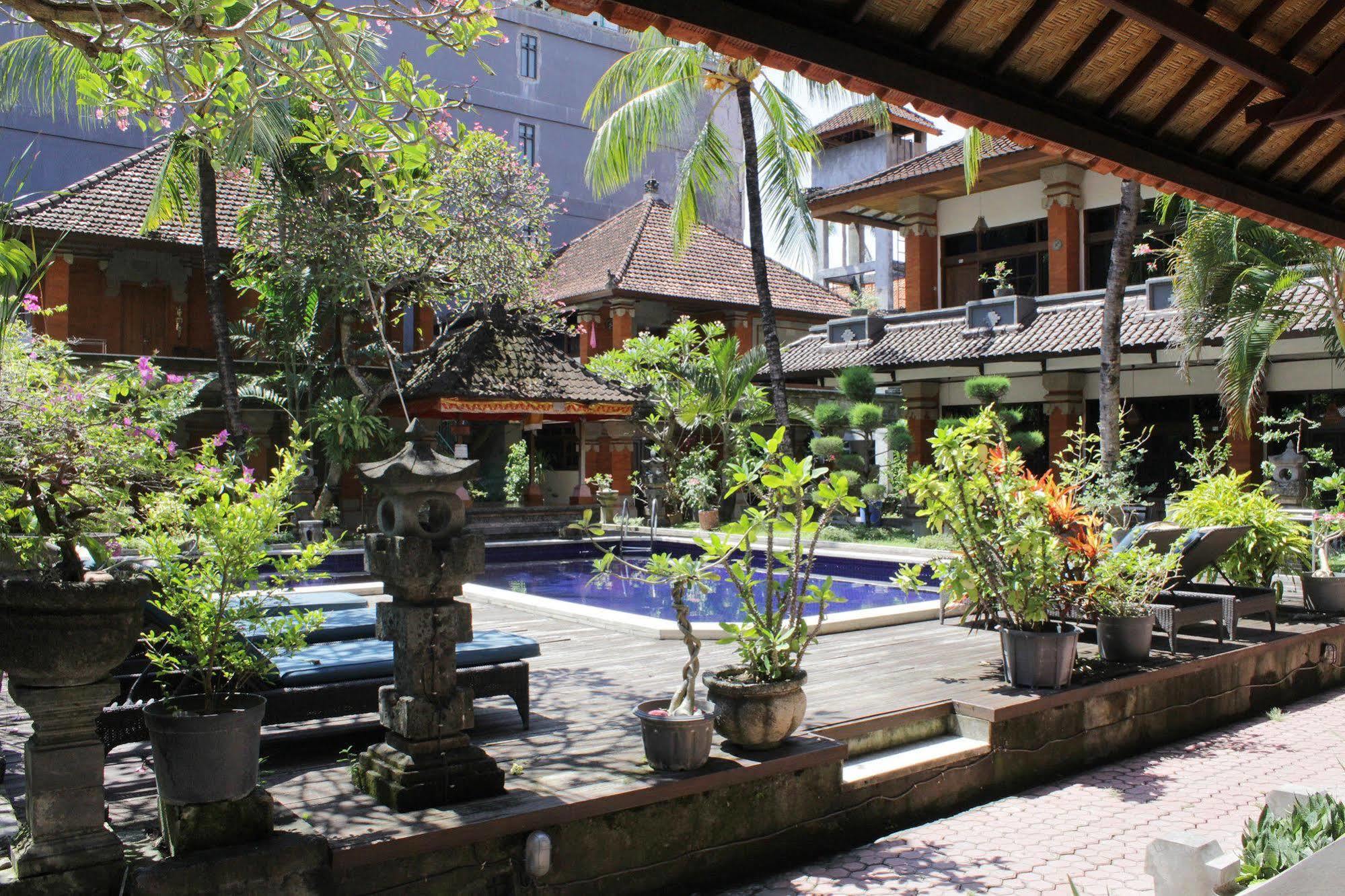 Hotel Puri Tanah Lot Kuta Lombok Exteriér fotografie